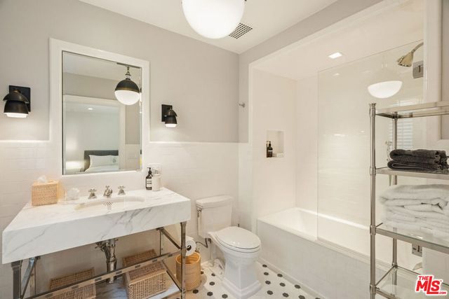 8836 Evanview Drive, West Hollywood, CA 90069