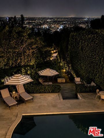 8836 Evanview Drive, West Hollywood, CA 90069