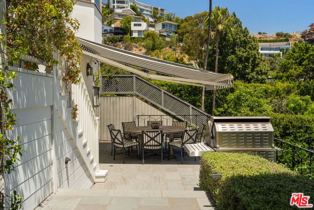 8836 Evanview Drive, West Hollywood, CA 90069