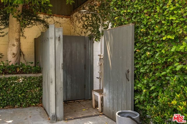 8836 Evanview Drive, West Hollywood, CA 90069