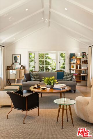 8836 Evanview Drive, West Hollywood, CA 90069