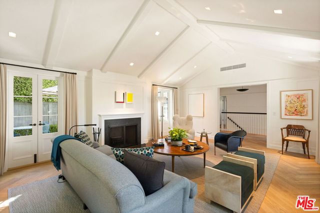 8836 Evanview Drive, West Hollywood, CA 90069