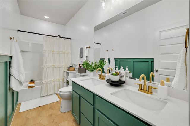 970 Hurstwood Drive, Van Alstyne, TX 75495