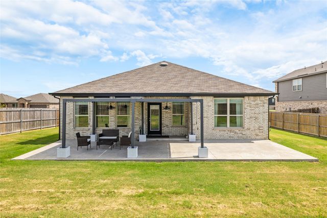 970 Hurstwood Drive, Van Alstyne, TX 75495