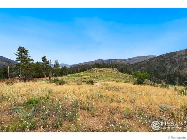 865 Redstone Drive, Bellvue, CO 80512