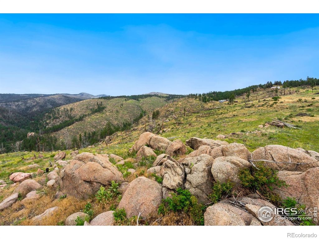 865 Redstone Drive, Bellvue, CO 80512