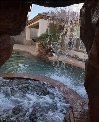 320 Onyx Crest Street, Las Vegas, NV 89145