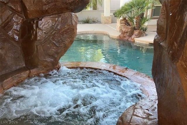 320 Onyx Crest Street, Las Vegas, NV 89145