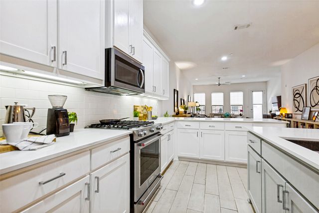 5015 Meridian Lane 1106, Addison, TX 75001