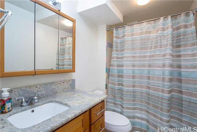 2140 10th Avenue 201A, Honolulu, HI 96816