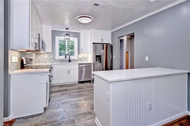 105 Glenn CV, Seaford, VA 23696