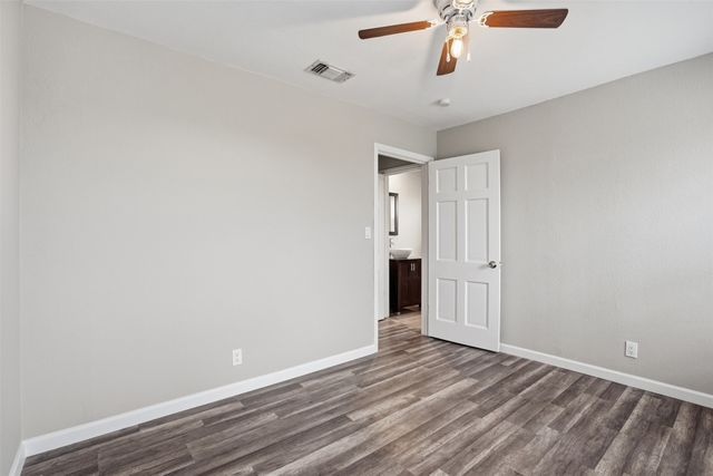 4867 Lawther Drive, River Oaks, TX 76114