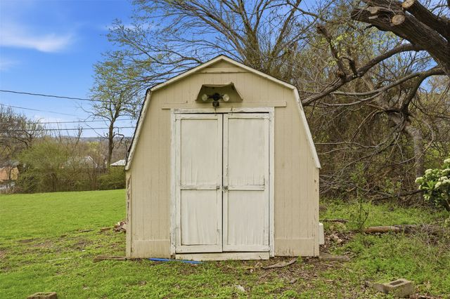 4867 Lawther Drive, River Oaks, TX 76114