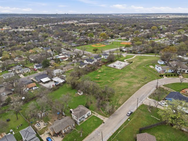 4867 Lawther Drive, River Oaks, TX 76114