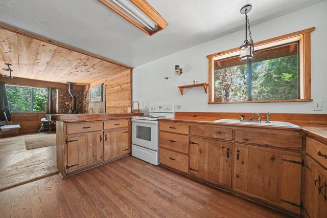 2285 Cedarville Rd, Somerset, CA 95684