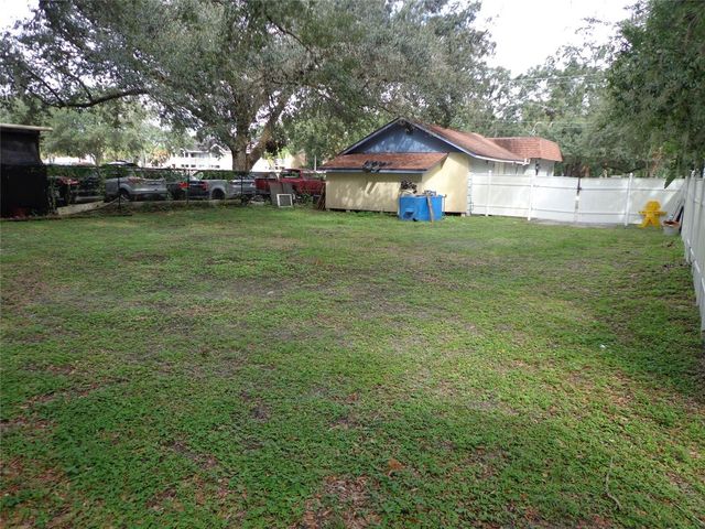 1904 W WATERS AVE, Tampa, FL 33603