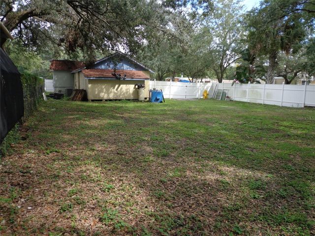 1904 W WATERS AVE, Tampa, FL 33603