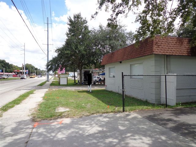 1904 W WATERS AVE, Tampa, FL 33603