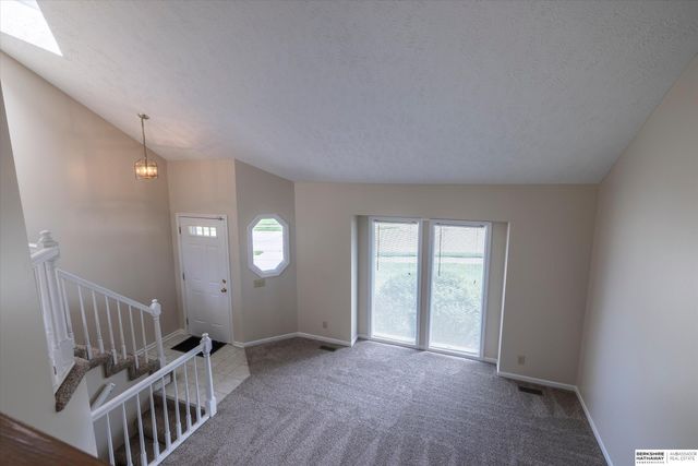 8506 N 83rd Avenue, Omaha, NE 68122