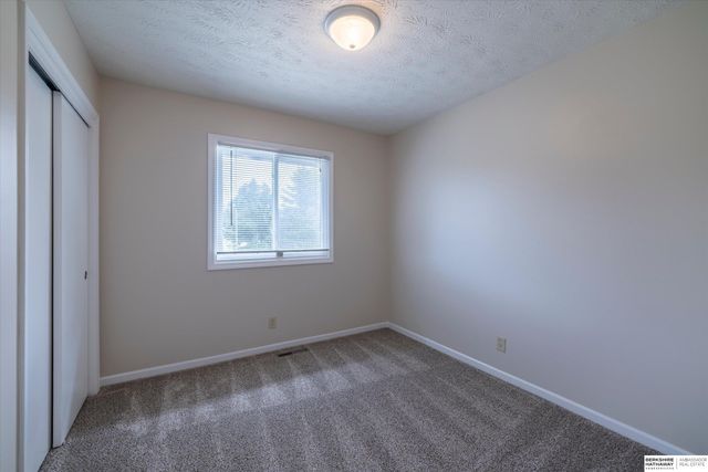 8506 N 83rd Avenue, Omaha, NE 68122