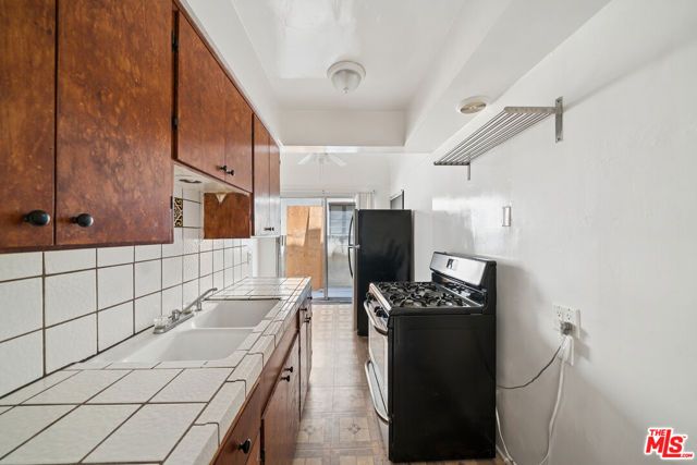 153 S Crescent Drive 3, Beverly Hills, CA 90212