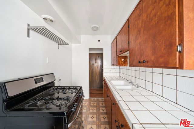 153 S Crescent Drive 3, Beverly Hills, CA 90212