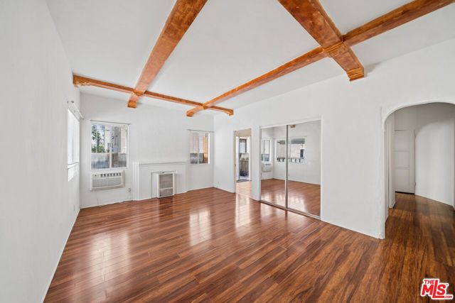 153 S Crescent Drive 3, Beverly Hills, CA 90212
