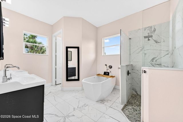 1394 Absaroka Lane, Malabar, FL 32950
