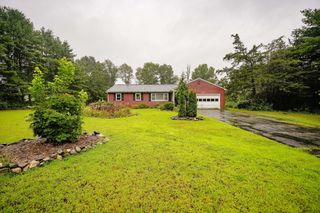 43 Colony Dr, Hampden, MA 01036
