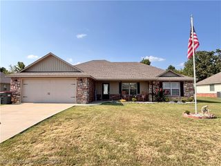 708 Black Creek Lane, Hackett, AR 72937