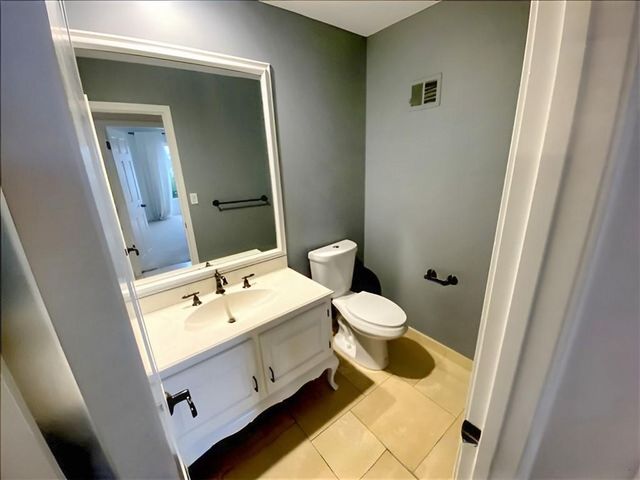 10631 W 109th Street, Overland Park, KS 66210