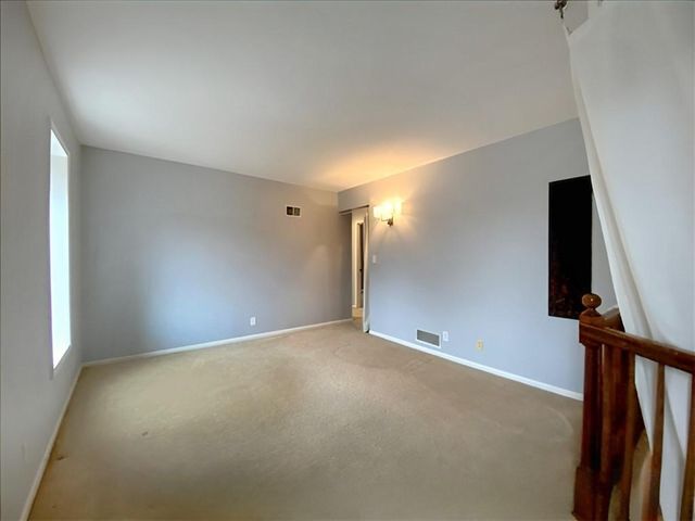 10631 W 109th Street, Overland Park, KS 66210