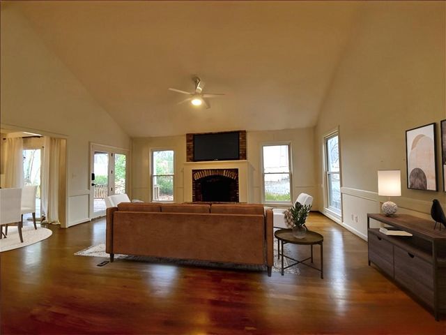 10631 W 109th Street, Overland Park, KS 66210