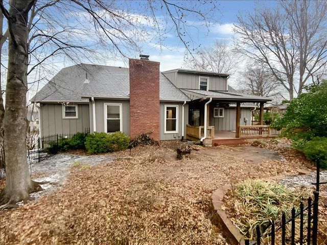 10631 W 109th Street, Overland Park, KS 66210
