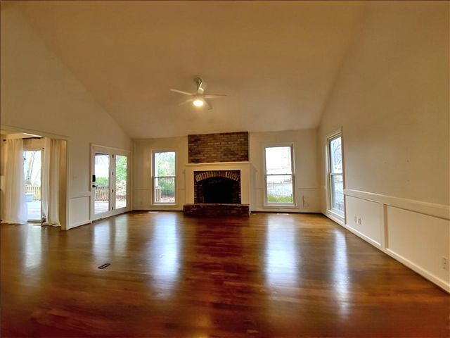 10631 W 109th Street, Overland Park, KS 66210