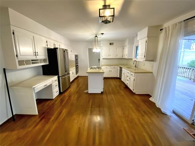 10631 W 109th Street, Overland Park, KS 66210