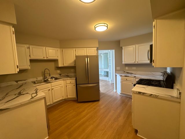 4806 Turnberry Drive, Hoffman Estates, IL 60010
