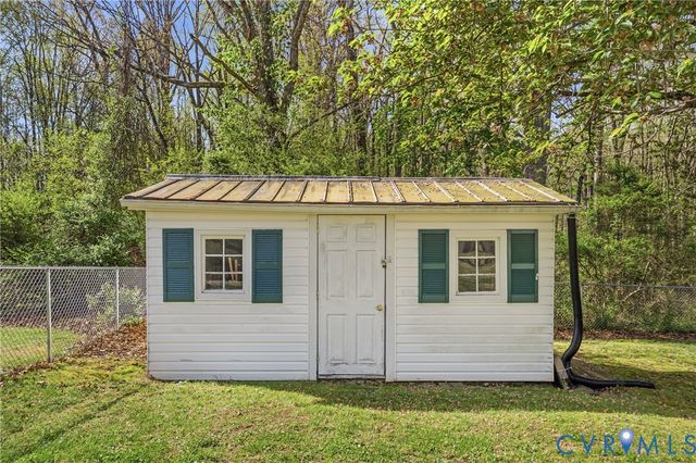 303 W 8th St, Mineral, VA 23117