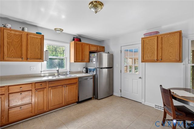 303 W 8th St, Mineral, VA 23117