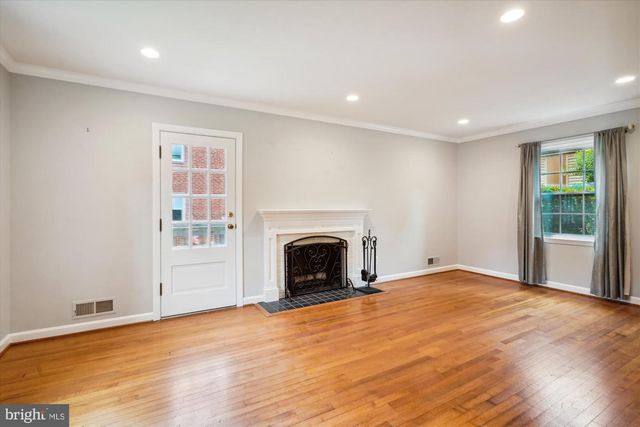 6124 12TH RD N, Arlington, VA 22205