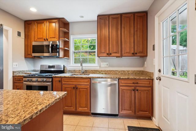 6124 12TH RD N, Arlington, VA 22205