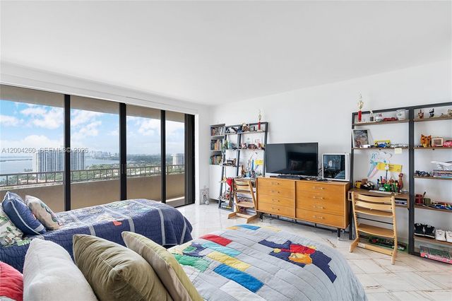 11113 Biscayne Boulevard 2051, Miami, FL 33181
