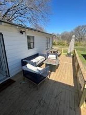 356 Shoreline Drive, Azle, TX 76020