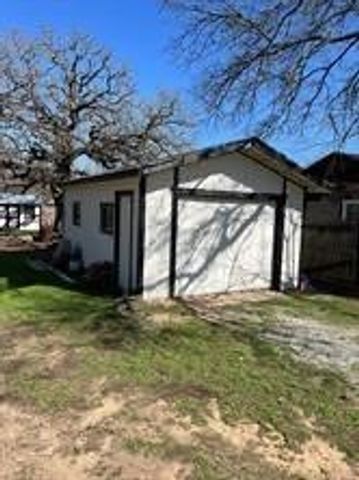 356 Shoreline Drive, Azle, TX 76020