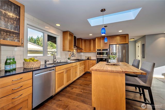 1419 179th Place NE, Bellevue, WA 98008