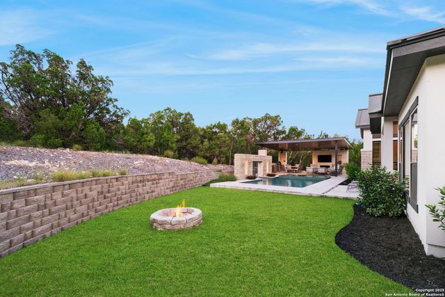 8941 Buckskin Dr, Boerne, TX 78006