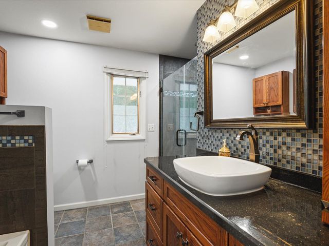 1718 Jacoby Place, Rockford, IL 61107