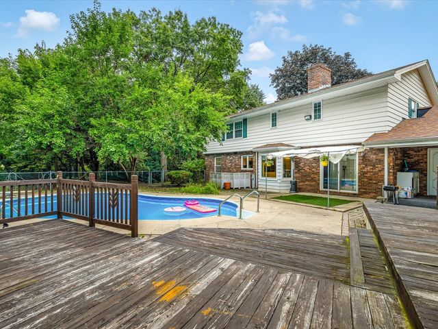 1718 Jacoby Place, Rockford, IL 61107