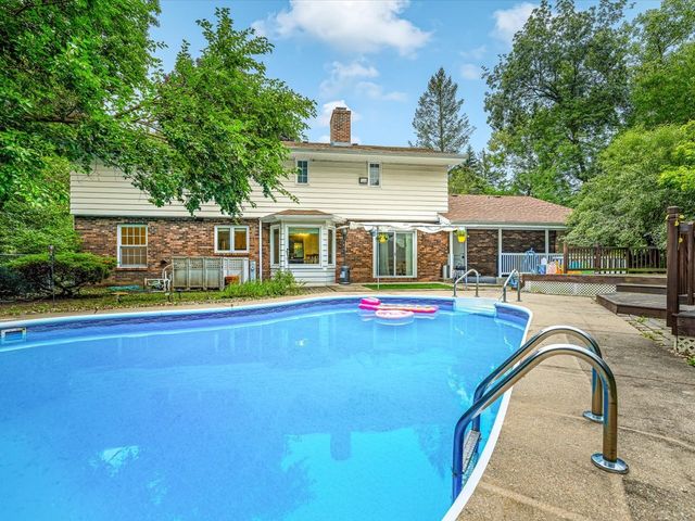 1718 Jacoby Place, Rockford, IL 61107