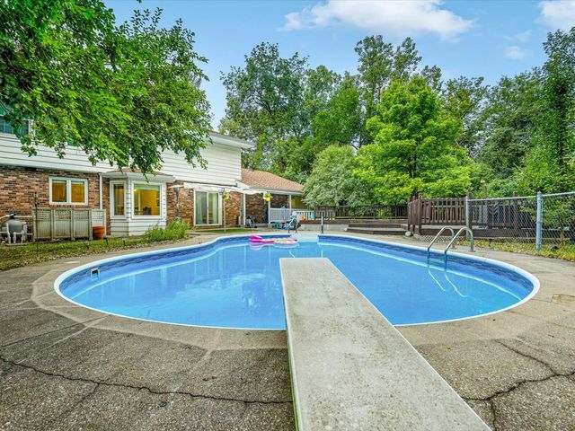 1718 Jacoby Place, Rockford, IL 61107